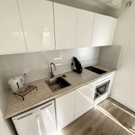 Studio Renove Avec Terrasse Privative, A 100m De La Plage Et En Plein Coeur De - Fr-1-361-526 Lägenhet Granville