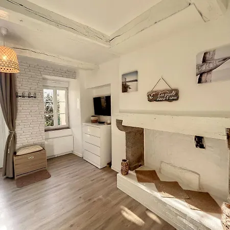 Studio Renove Avec Terrasse Privative, A 100m De La Plage Et En Plein Coeur De - Fr-1-361-526 Granville