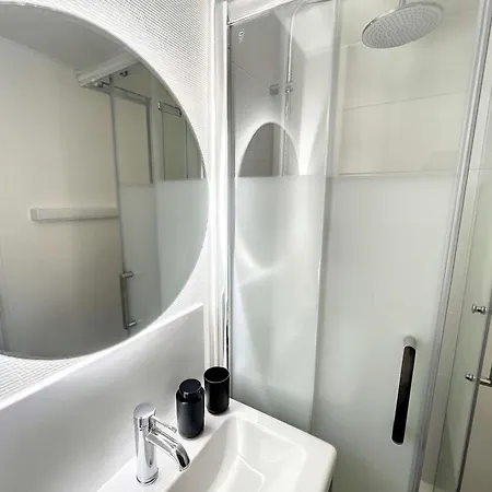 Studio Renove Avec Terrasse Privative, A 100m De La Plage Et En Plein Coeur De - Fr-1-361-526 Lägenhet *