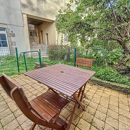 Studio Renove Avec Terrasse Privative, A 100m De La Plage Et En Plein Coeur De - Fr-1-361-526 Lägenhet